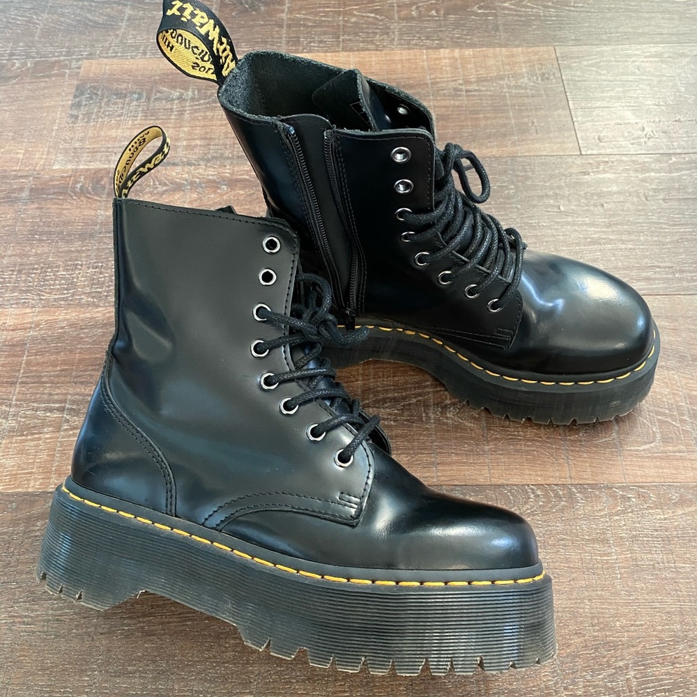 Dr. Martens Jadon